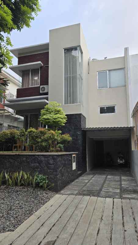 rumah modern hommy mahogany residence cibubur