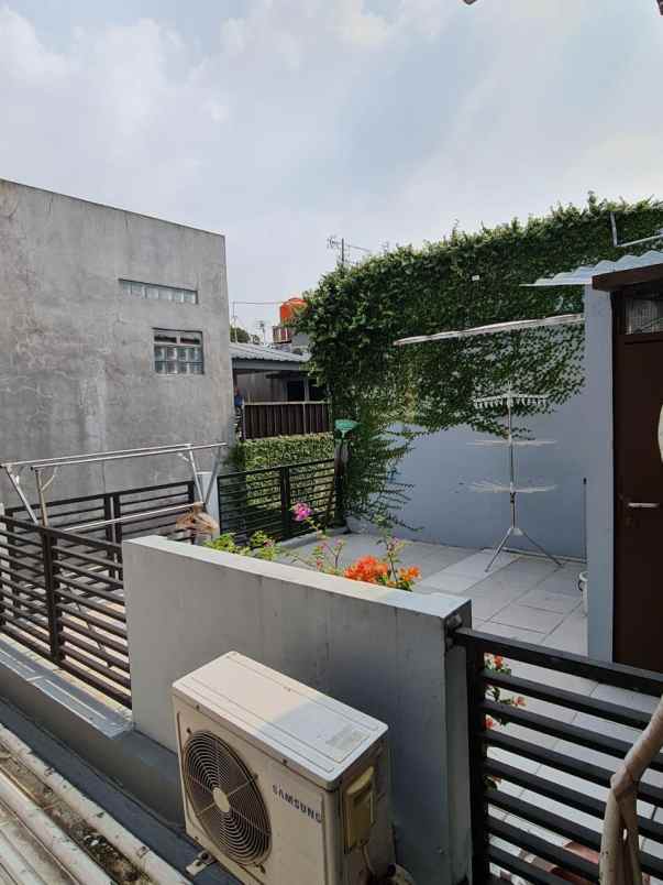 rumah modern hommy mahogany residence cibubur