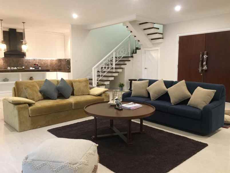 rumah modern indah dengan view golf di sentul city