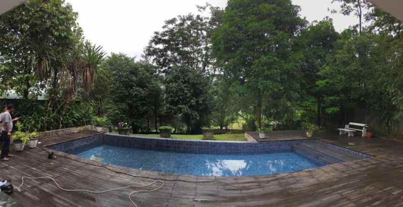 rumah modern indah dengan view golf di sentul city