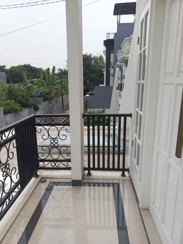 rumah modern klasik di kebagusan pasar minggu jaksel