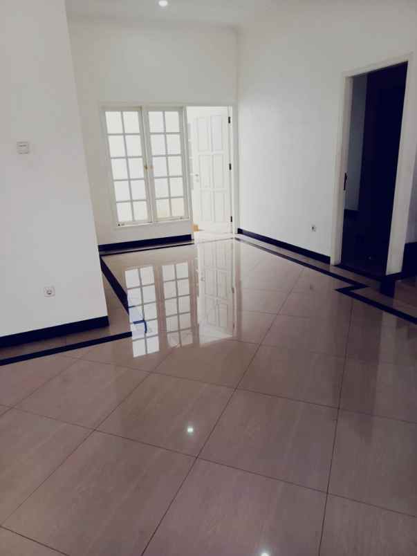 rumah modern klasik di kebagusan pasar minggu jaksel