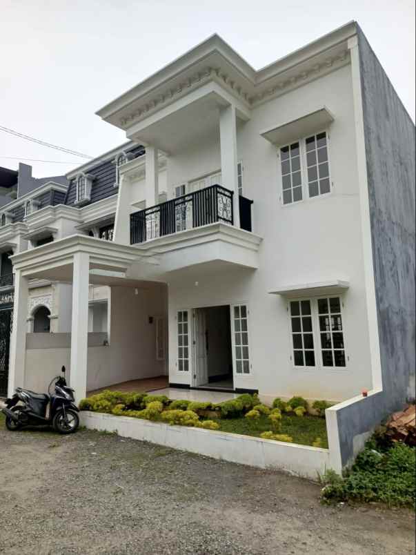 rumah modern klasik di kebagusan pasar minggu jaksel