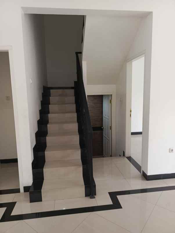 rumah modern klasik di kebagusan pasar minggu jaksel