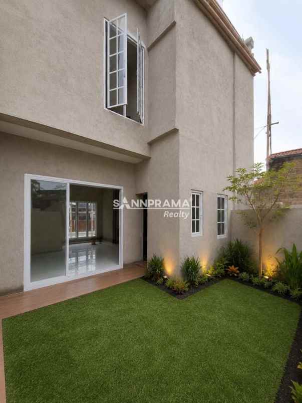 rumah modern tropis di mampang depok