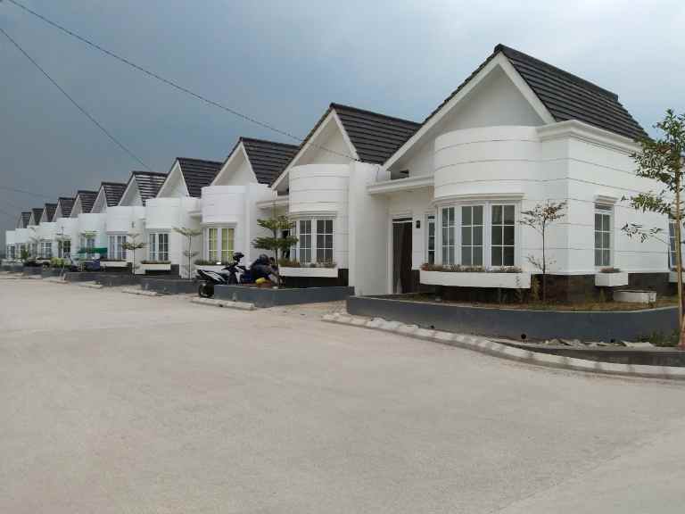 rumah monterosa ciwastra