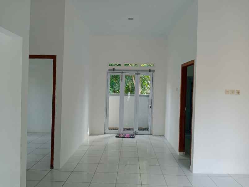 rumah murah modern hanya 11 menit ke kampus umy