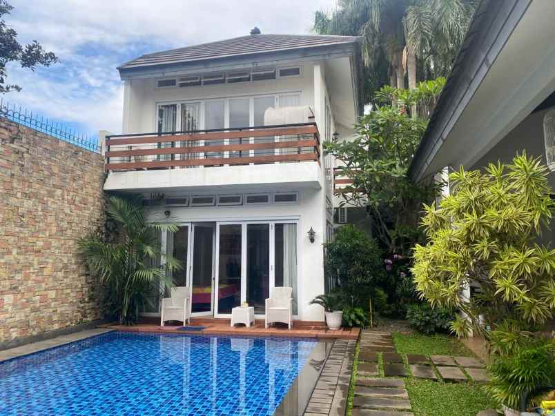 rumah nyaman di dalam perumahan bintaro sektor 9
