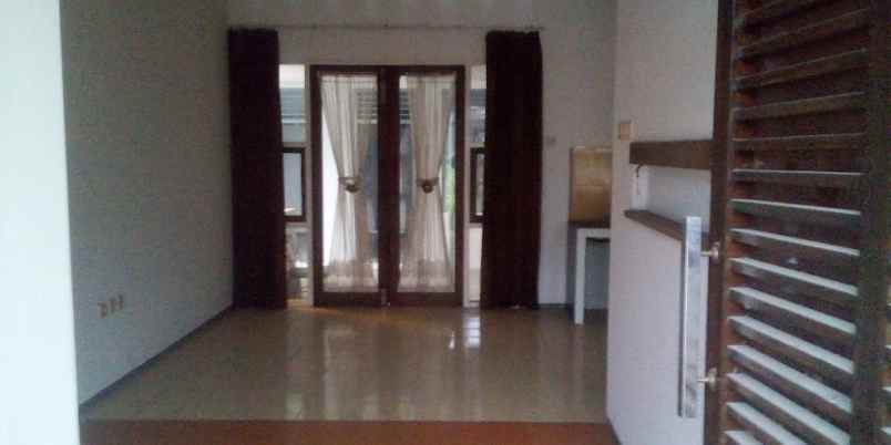 rumah ousponjolo semarang