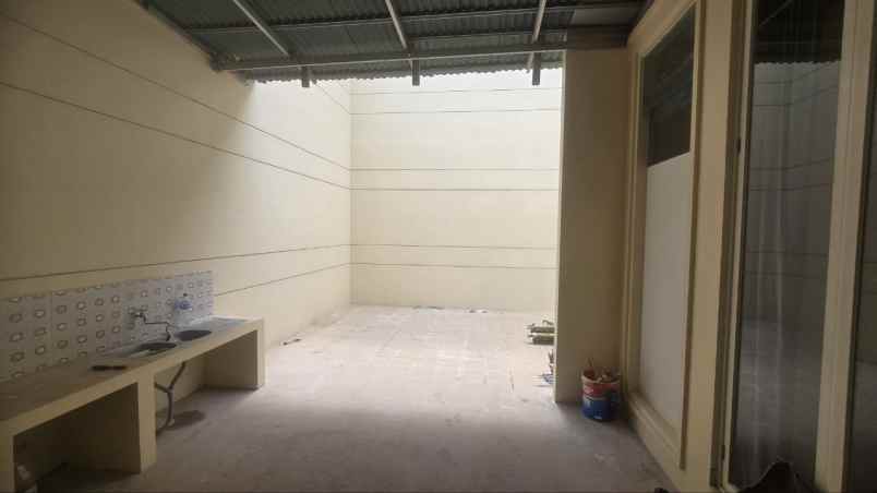 rumah pakuwon city imperial beach minimalis strategis