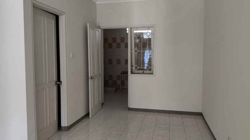 rumah pakuwon city siap huni under 2 m surabaya timur