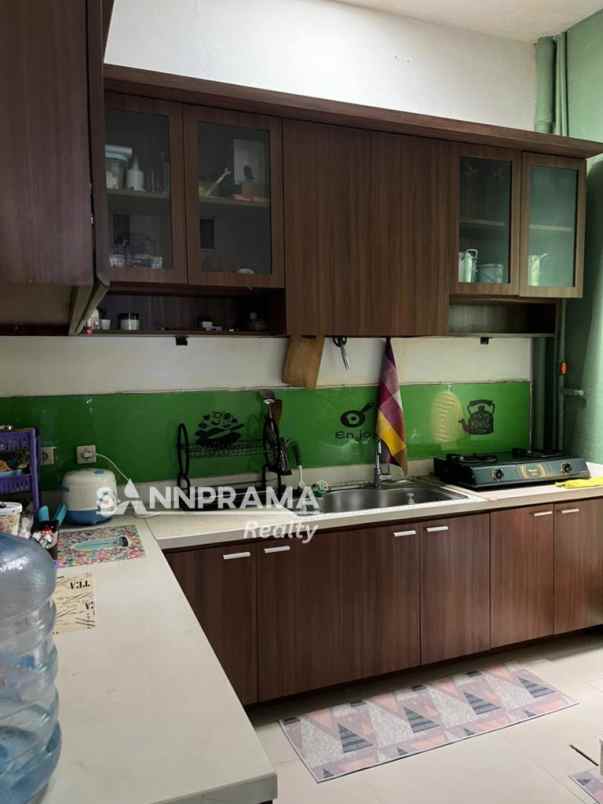 rumah pojok di kav dpr serua bojongsari depok ash