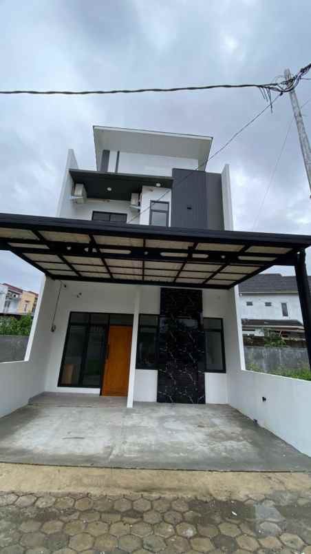 rumah pondok gede 700 jutaan 2 lantai bisa kpr syariah