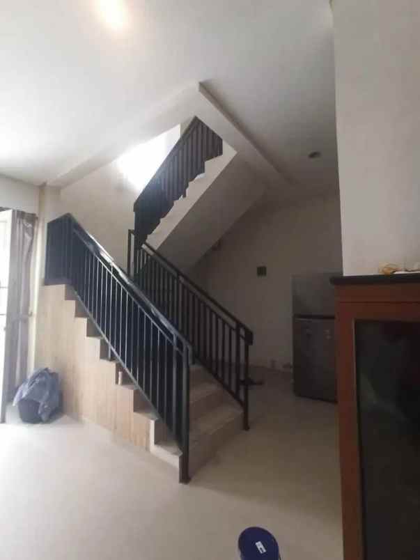 rumah premium rawamangun lokasi favorit siap huni
