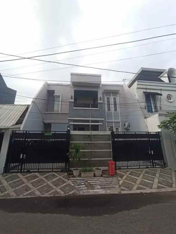 rumah premium rawamangun lokasi favorit siap huni