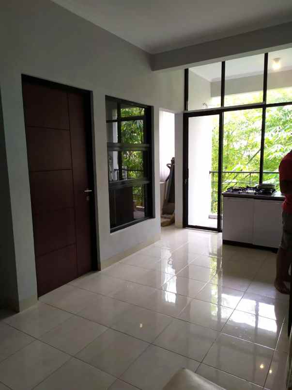 rumah sariwangi row jalan besar full furnished