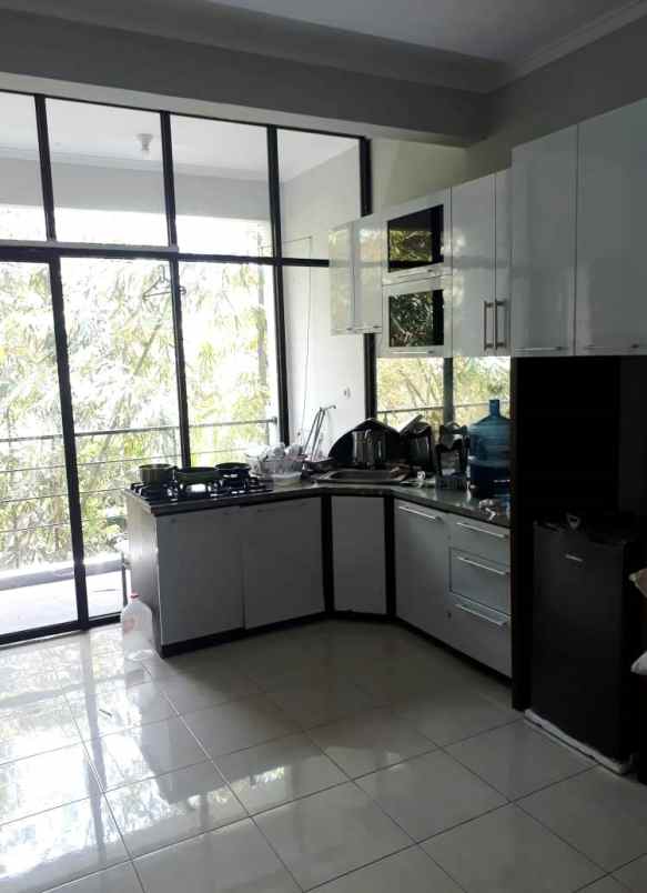 rumah sariwangi row jalan besar full furnished