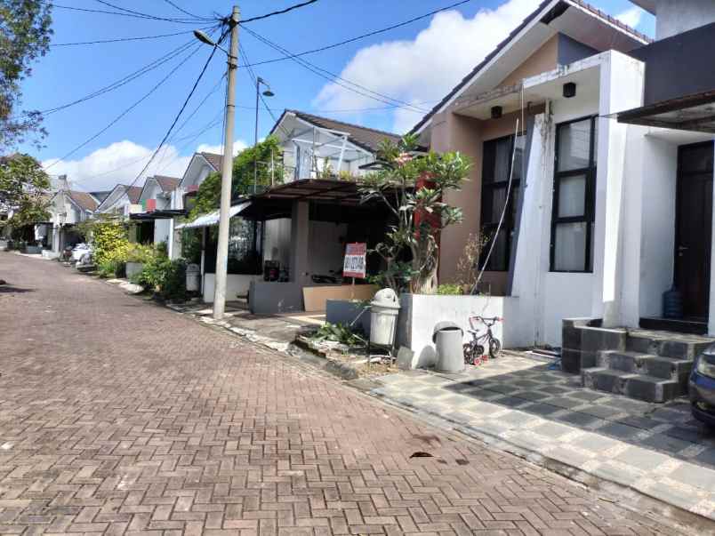 rumah sariwangi row jalan besar full furnished