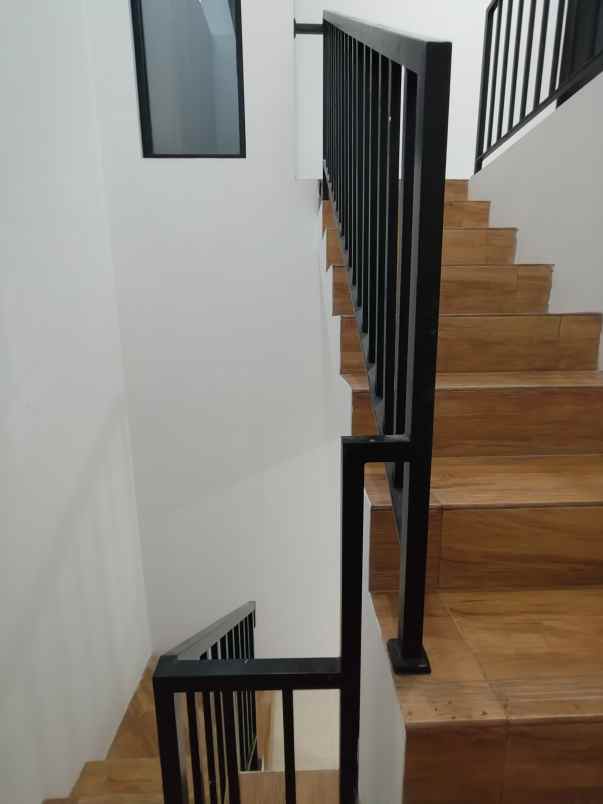 rumah second dalam cluster di cilangkap jaktim