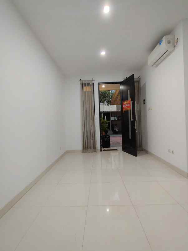 rumah second dalam cluster di cilangkap jaktim