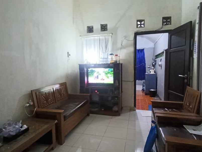 rumah second strategis di permata depok