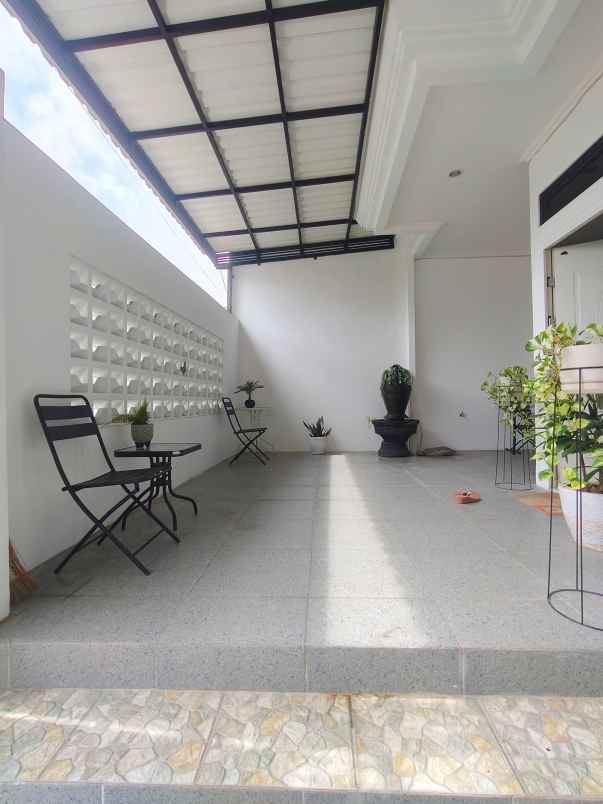 rumah secondary 2 lantai di rawamangun jaktim