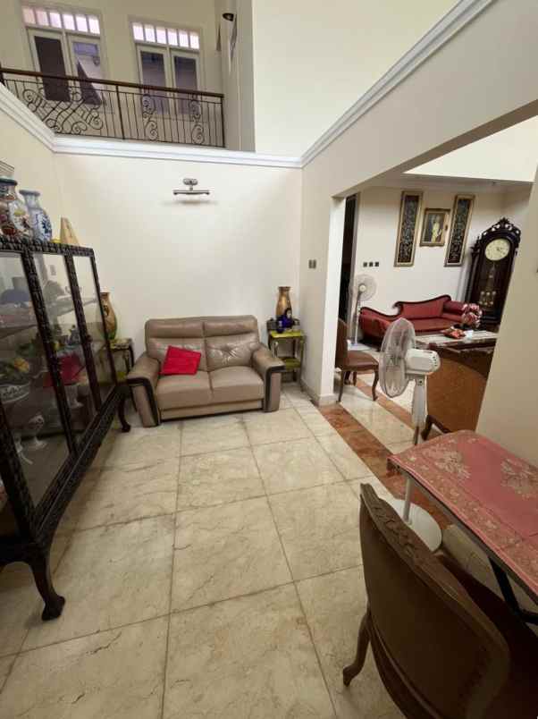 rumah secondary dalam komplek di rawamangun