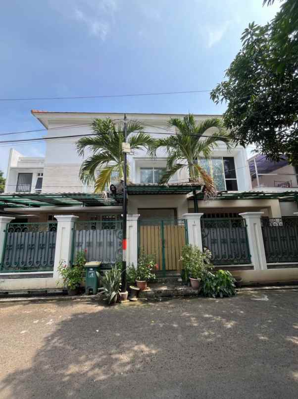 rumah secondary dalam komplek di rawamangun