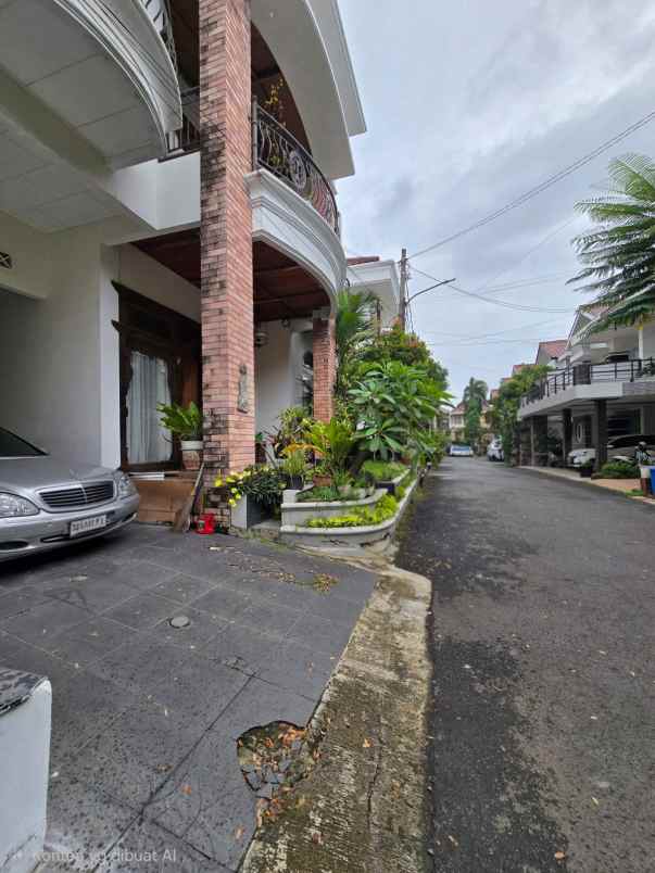 rumah secondary dalam townhouse di pondok bambu