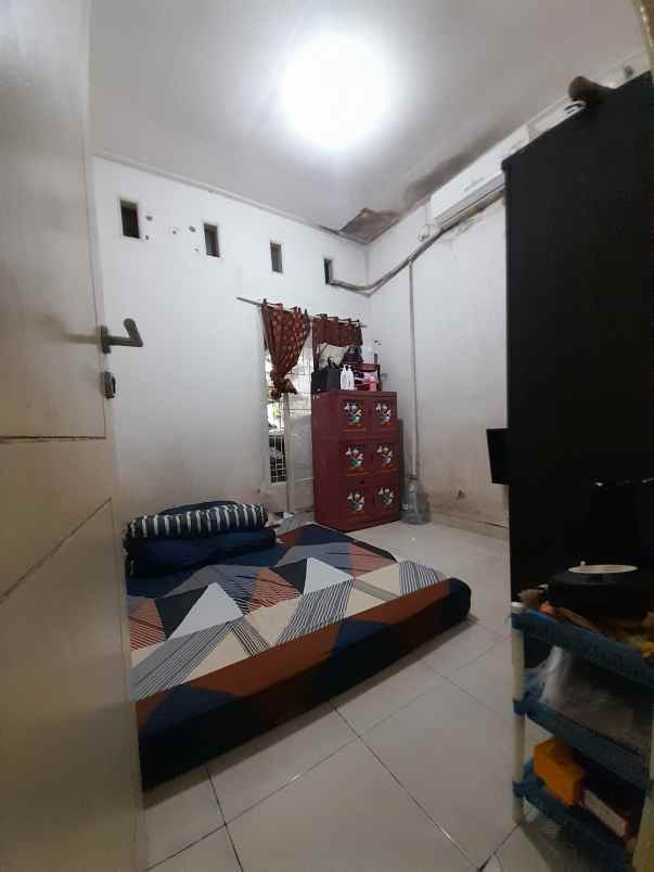 rumah secondary lt 90 shm imb at tanah baru beji depok