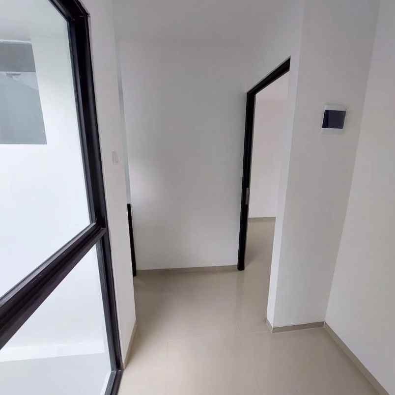 rumah siap huni 2 lantai dekat kampus its merr