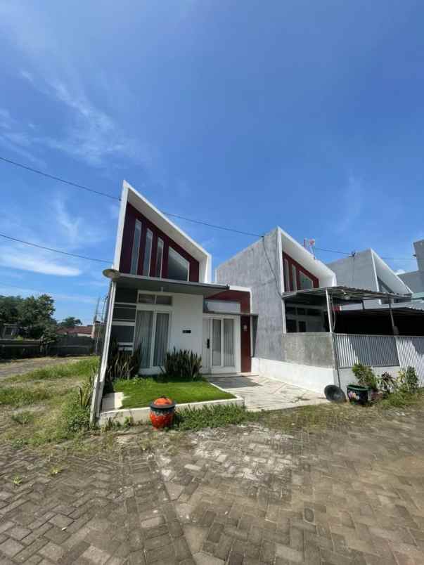 rumah siap huni lokasi dekat bandara pakis malang