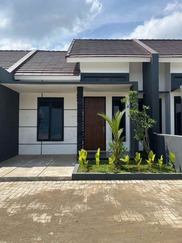 rumah siap huni minimalis lokasi dekat mog