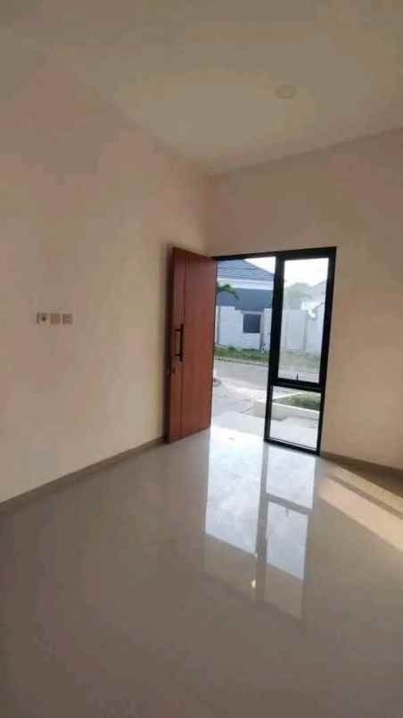 rumah strategis poros jalan raya provinsi pakis malang