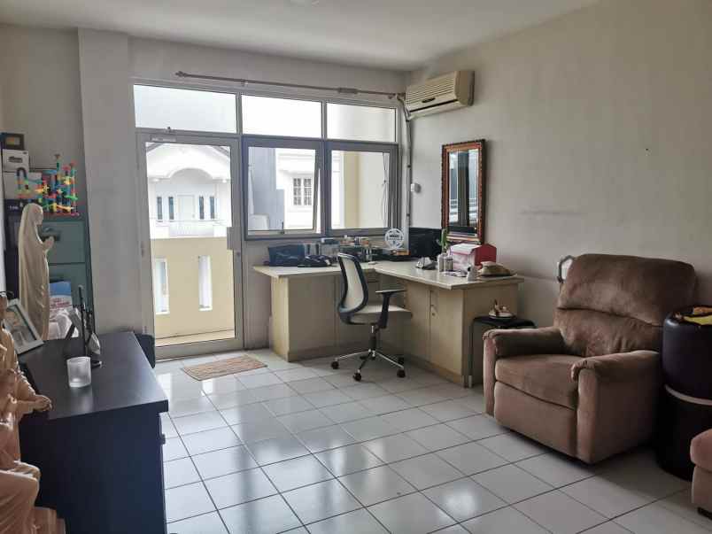 rumah villa gading indah kelapa