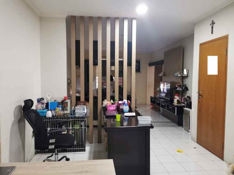 rumah villa gading indah kelapa