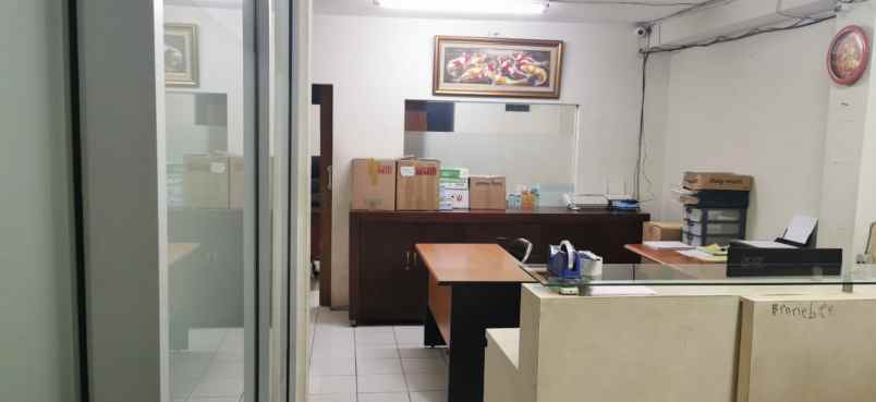 rumah villa gading indah kelapa