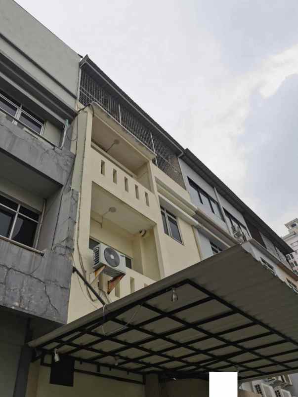 rumah villa gading indah kelapa