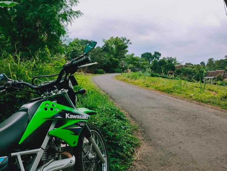 tanah barat pasar mojogedang