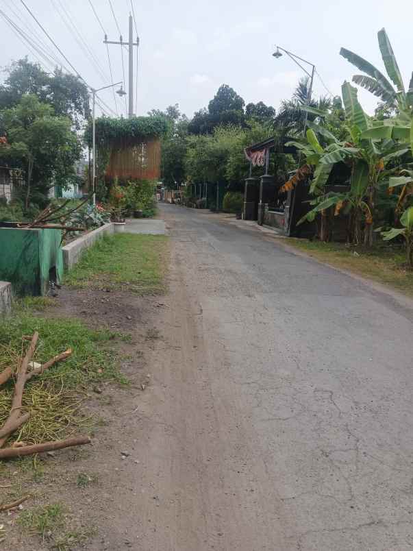 tanah pekarangan 0 jln paving