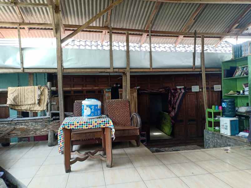 tanah tepi jl raya karangpandan