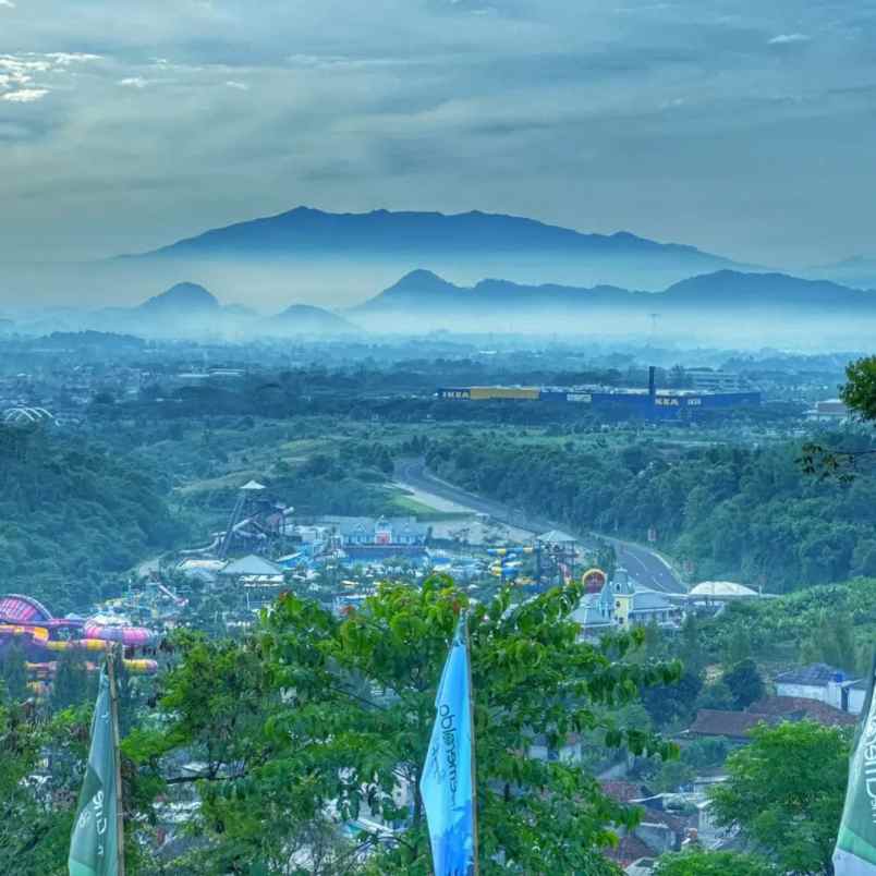 the emeralda resort cluster blok spring