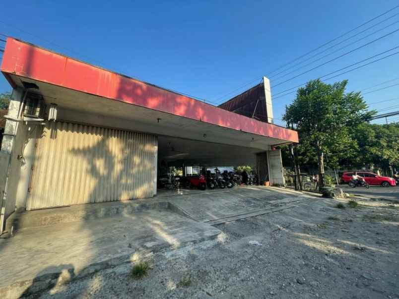 toko bentuk hook di nol jalan pacar keling