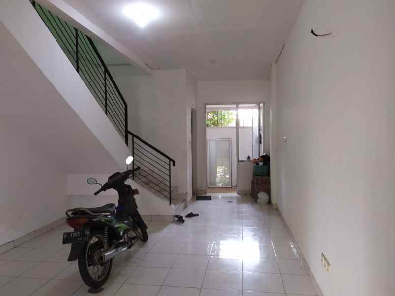 turun harga dijual ruko 2 lantai di legenda wisata