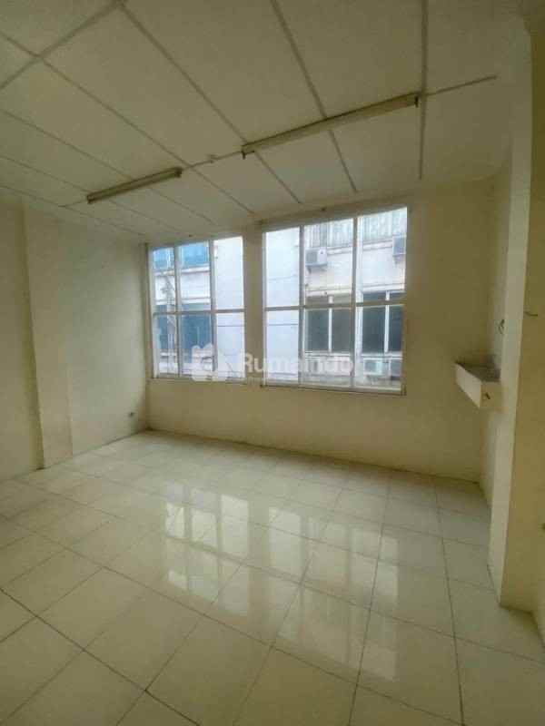 ual ruko permata boulevard 2 5 lantai 183m2