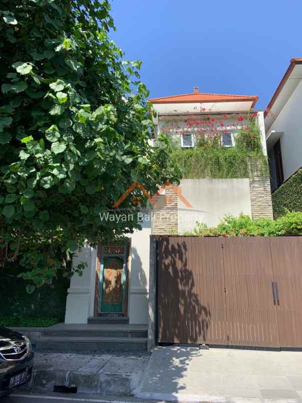 villa jalan wana segara