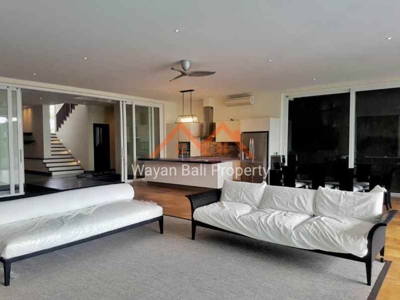 villa jalan wana segara