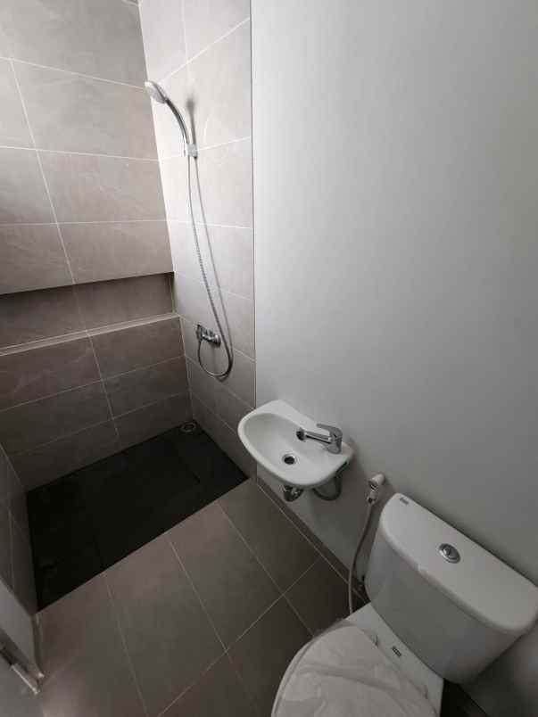 wisata bukit mas paddington rumah baru gress kosongan