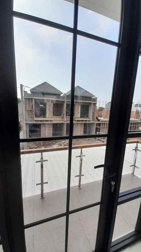 3 juta dapat rumah 2 lantai di serpong bsd