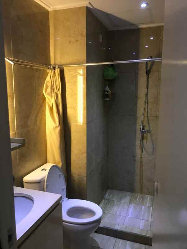 apartemen season city jak bar